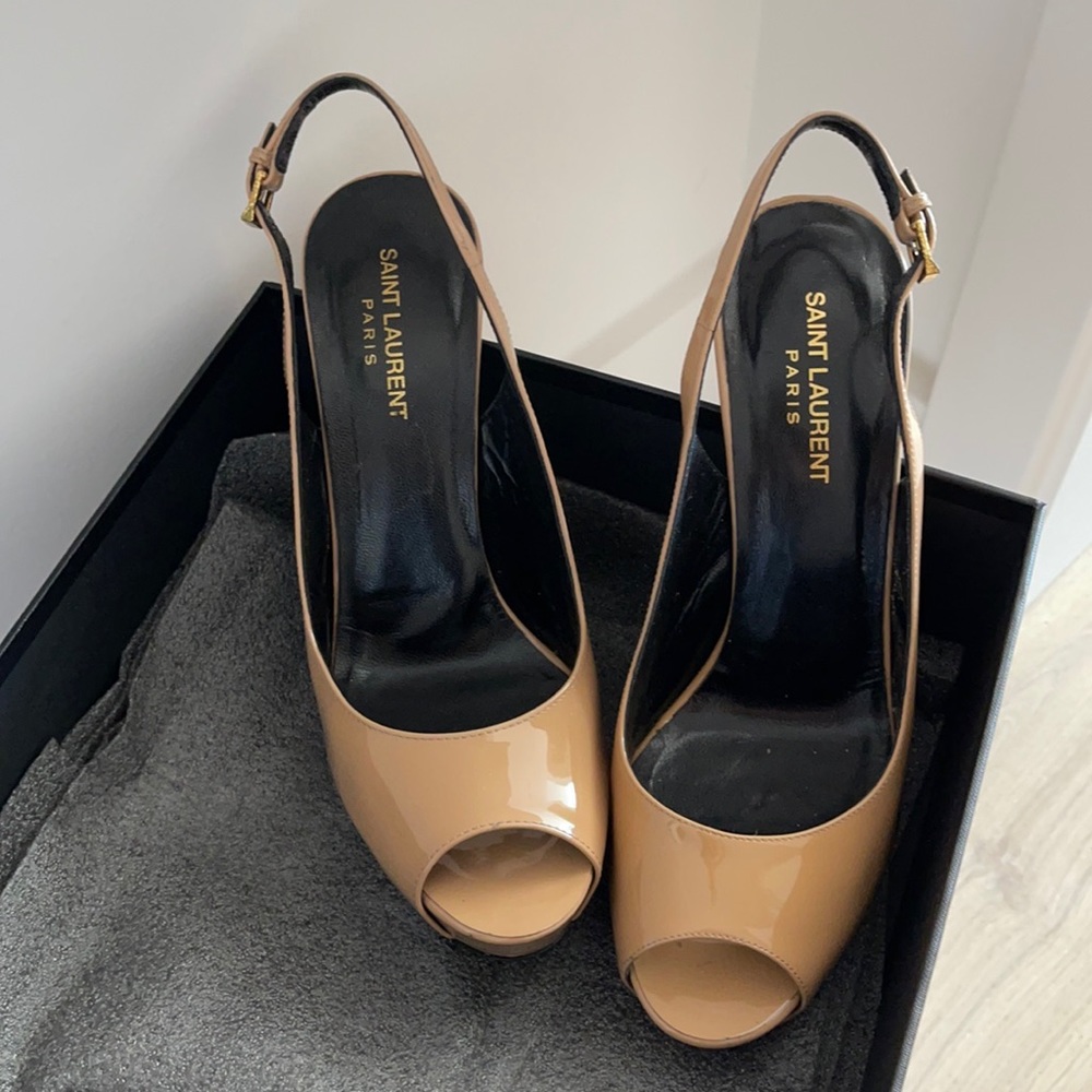 Saint Laurent nude patent heels